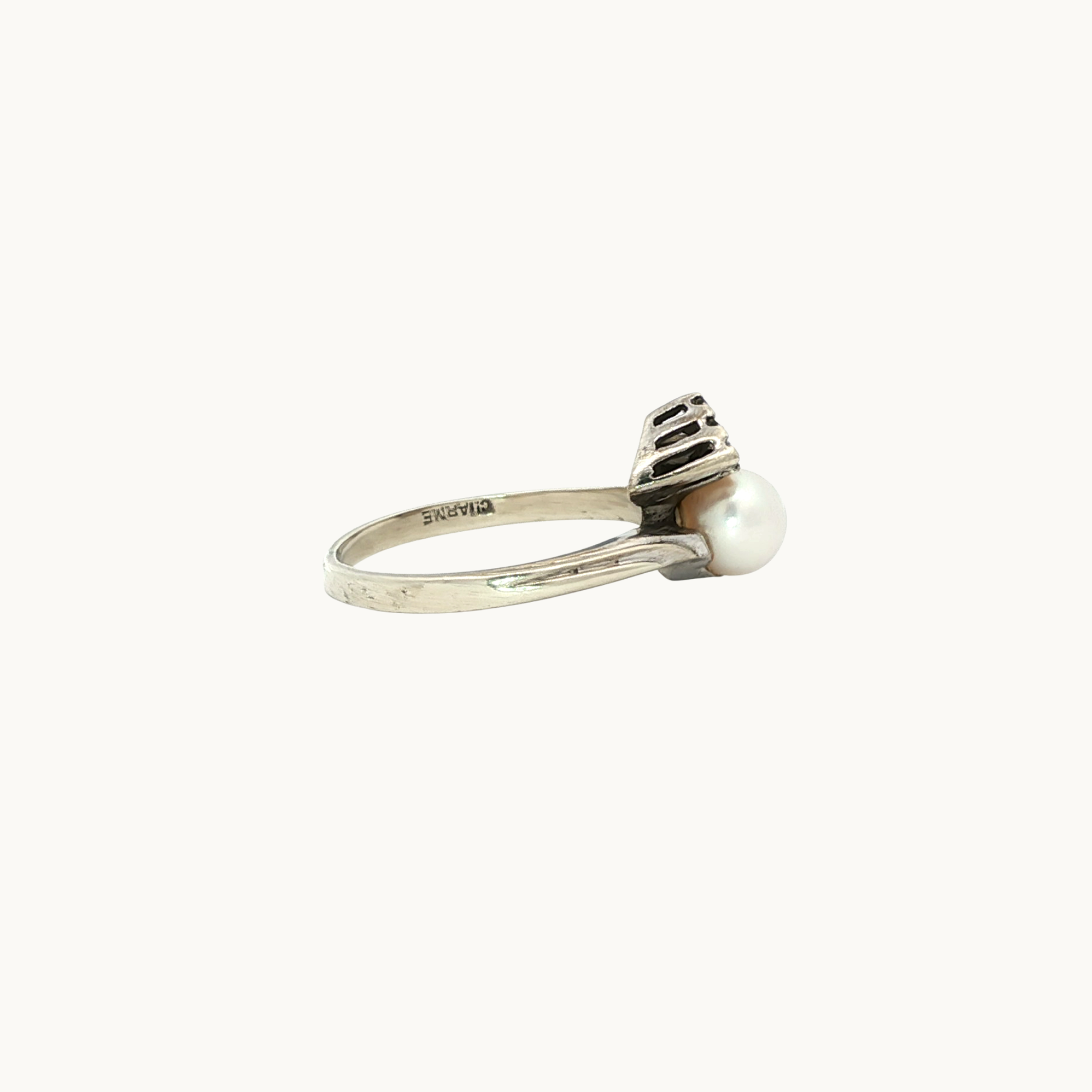 10K White Gold Solitaire Ring with Akoya Pearl and Diamonds