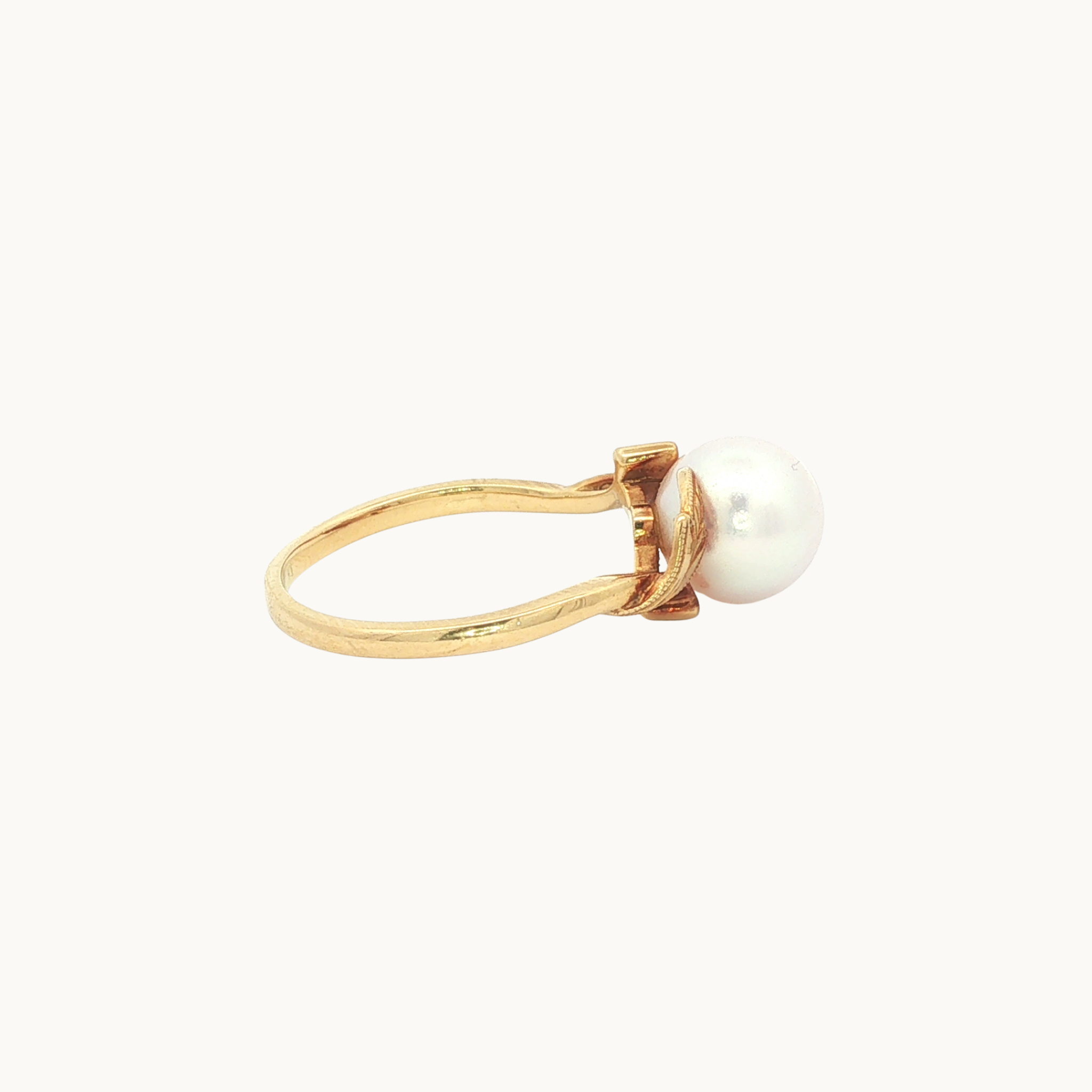 Bague Solitaire en Or jaune 18K avec Perle Akoya