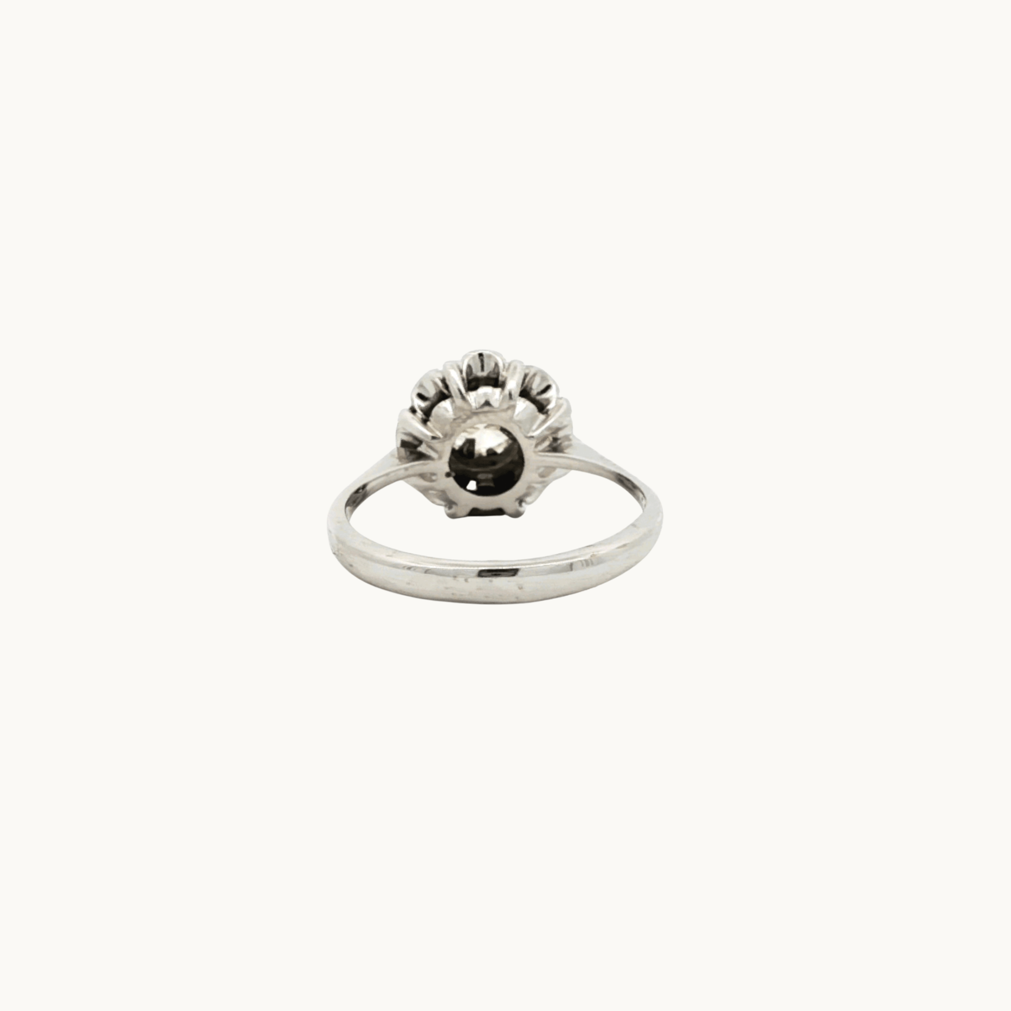18K White Gold Solitaire Ring with Diamond