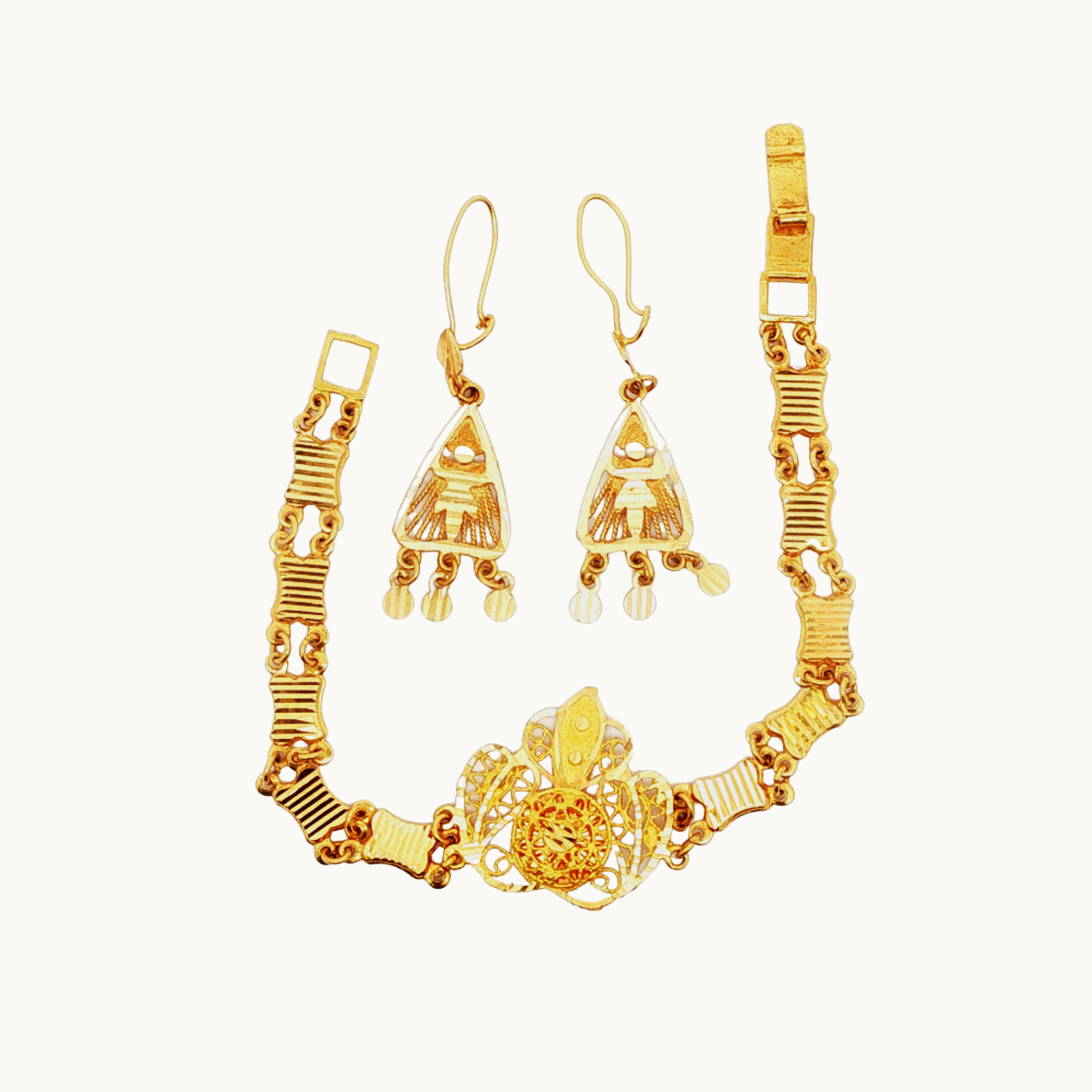 Jewelry Set in 22K Gold with Filigree Pattern
