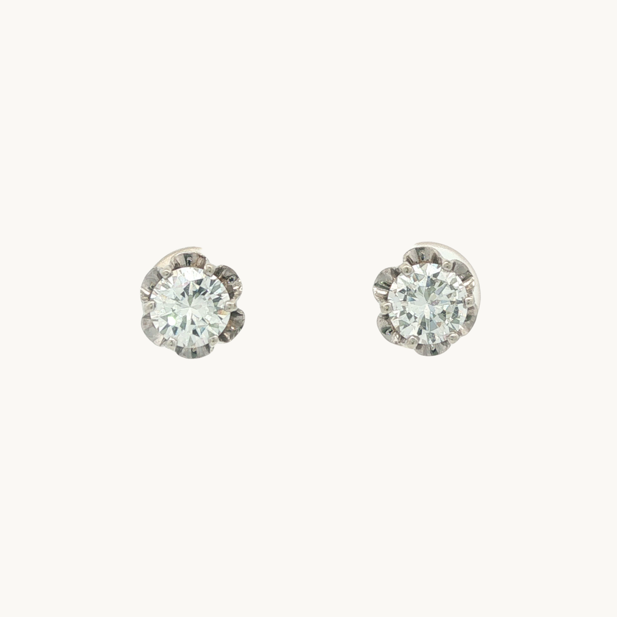 10K White Gold Stud Earrings with Diamonds