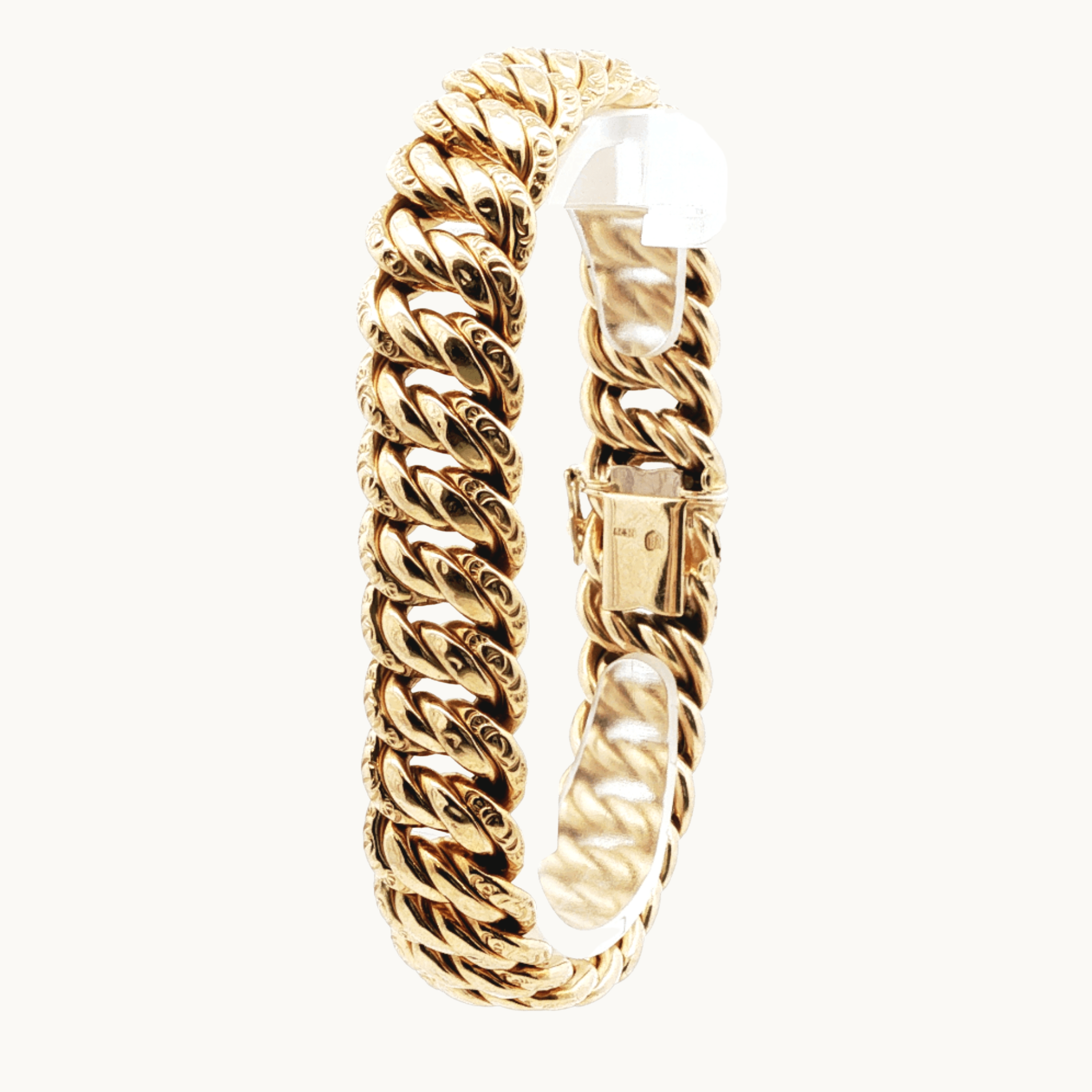 Twisted Link Bracelet in 14K Yellow Gold