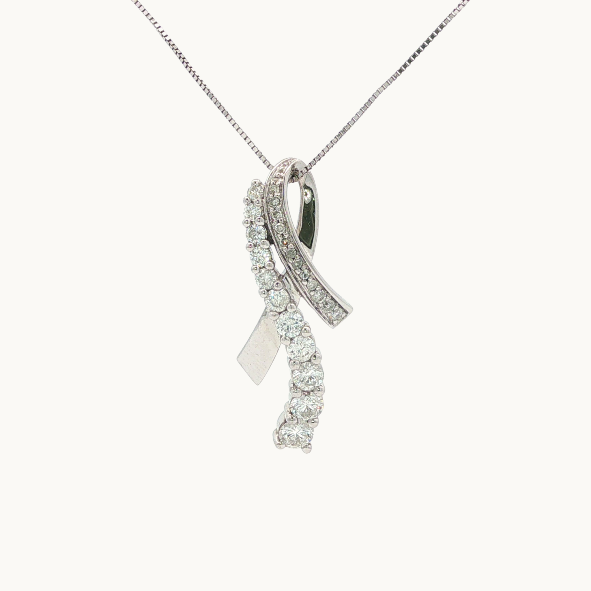 Collier en Or blanc 14K avec diamants