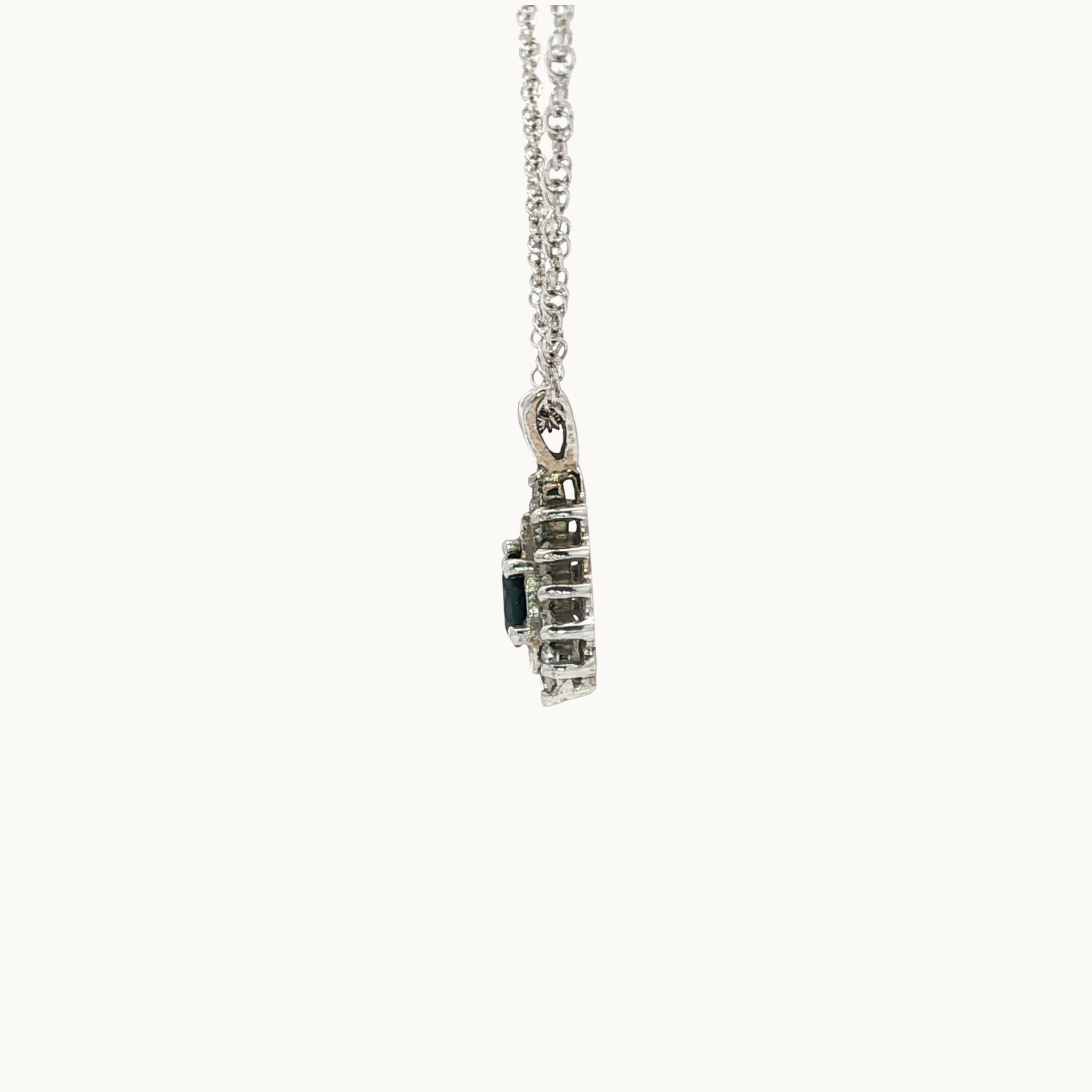 Chaîne et Pendentif en Or blanc 14K avec Saphir et Diamants