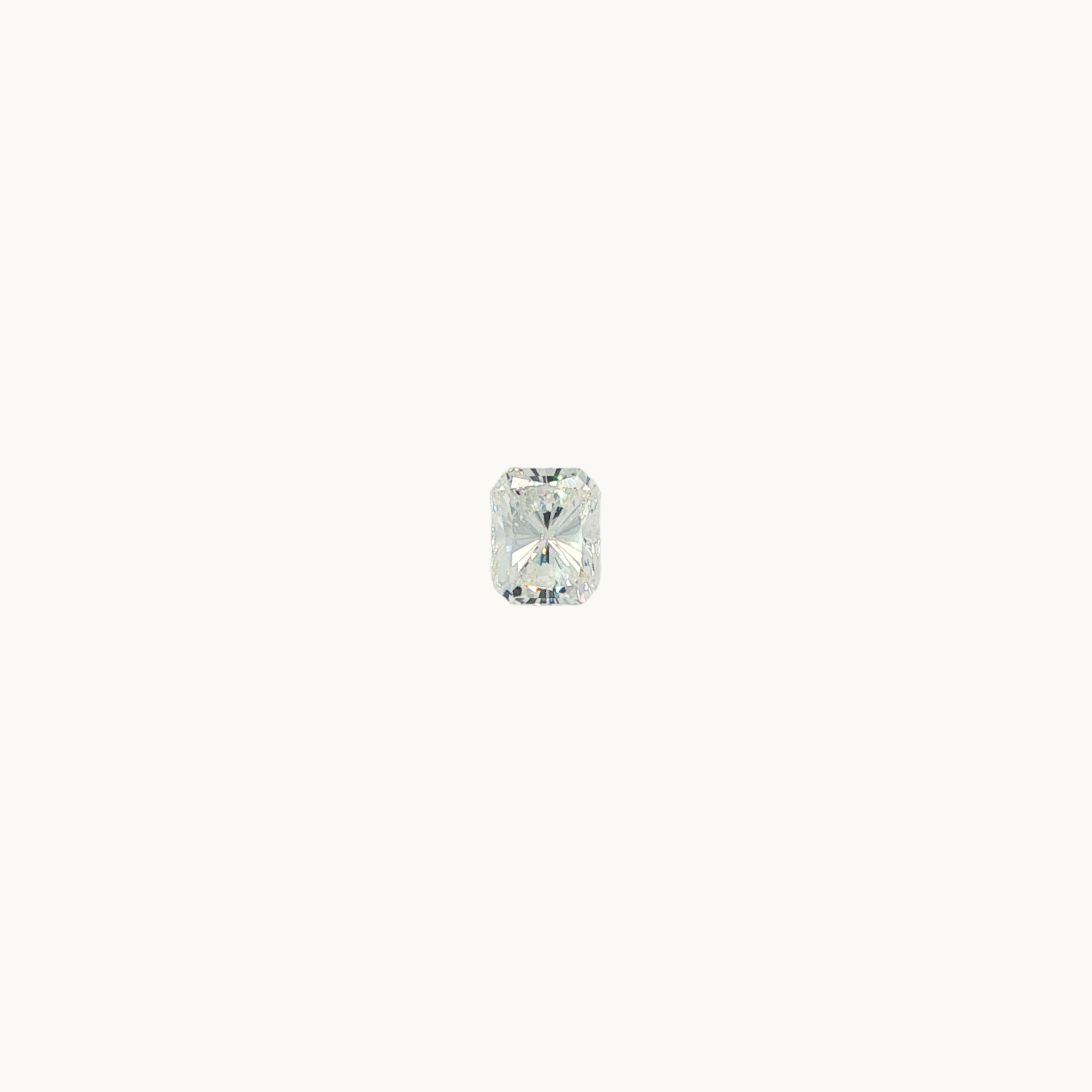 Diamant Naturel Incolore de Taille Radiant de 1.05 carats