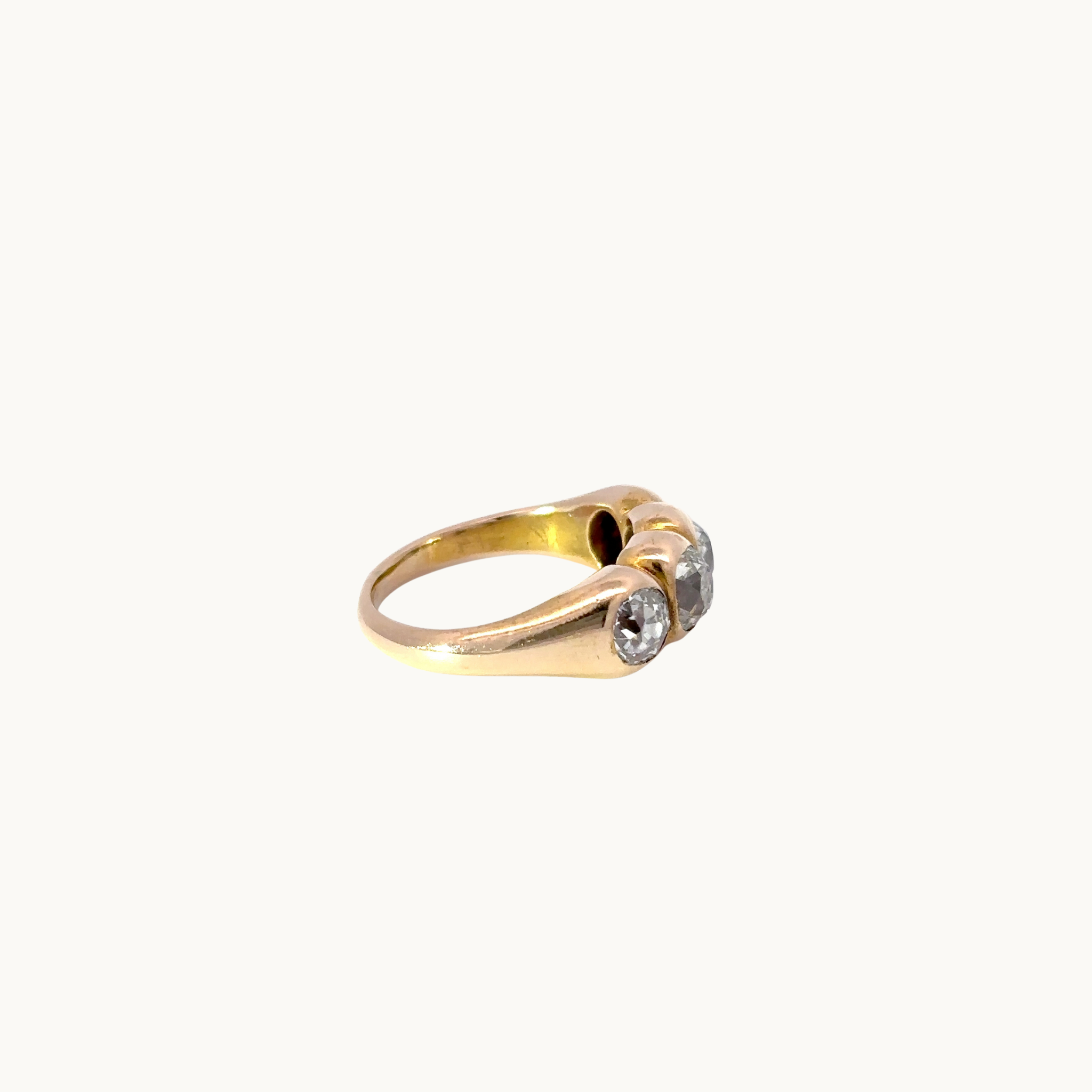Antique Ring in 14K Yellow Gold with Diamonds