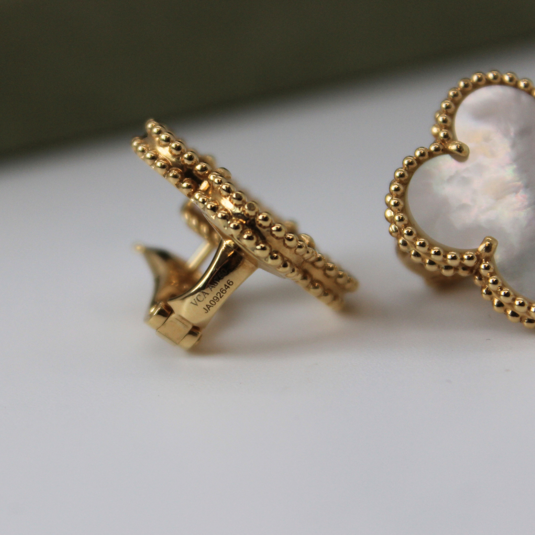 Boucles d'oreilles alhambra nacre VAN CLEEF & ARPELS