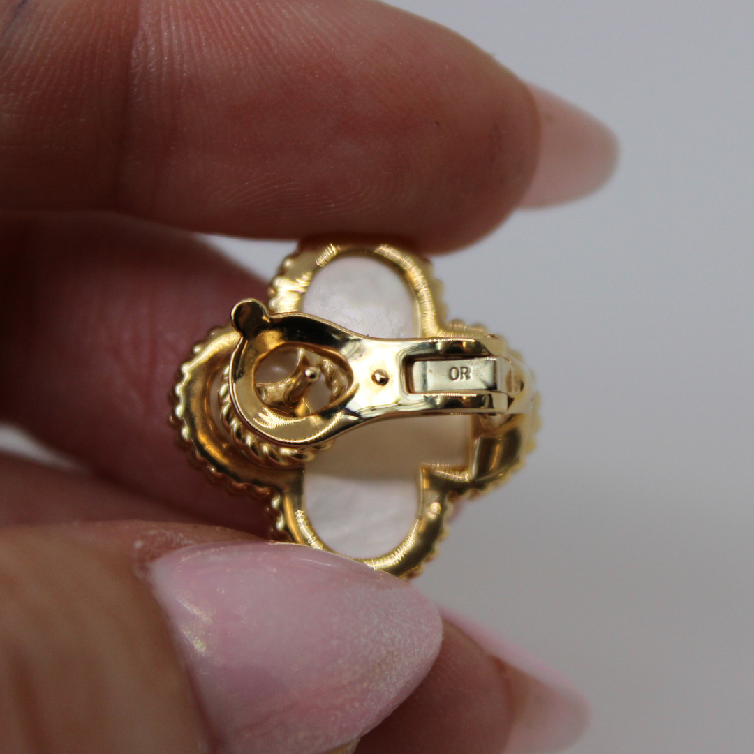 Boucles d'oreilles alhambra nacre VAN CLEEF & ARPELS