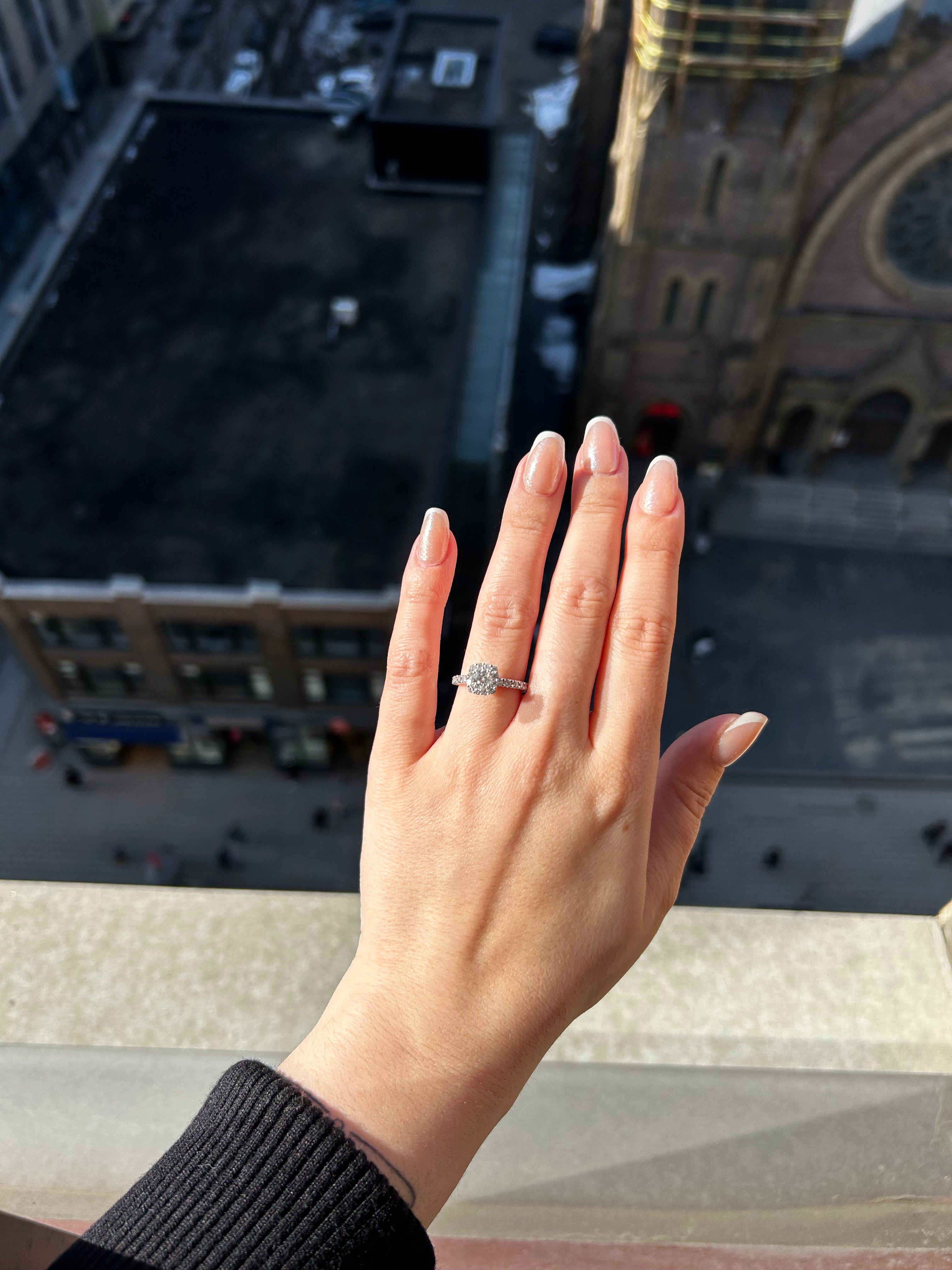 18K White Gold Ring with Diamonds